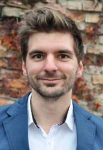 Mehr über den Artikel erfahren Hören als Arznei-Vortrag